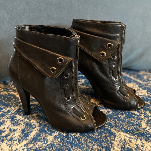 Gianni Bini Leather Booties - Picture 4 of 7